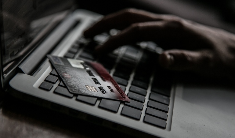 Las compras por internet son protagonistas de este curioso hecho.