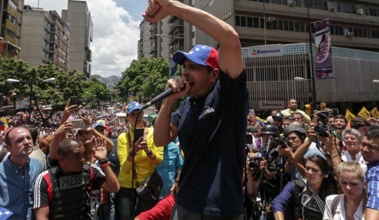 Crisis Venezuela: Capriles dice que el ministro de Interior comanda grupos paramilitares en Venezuela