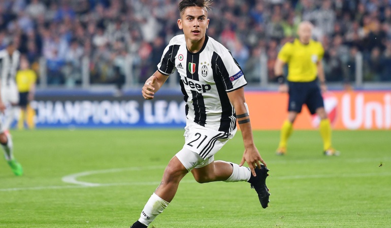 Dybala entrena con el grupo y busca la titularidad contra el Barcelona