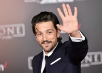 Diego Luna debutará en la realidad virtual con la serie "Rainbow Crow"
