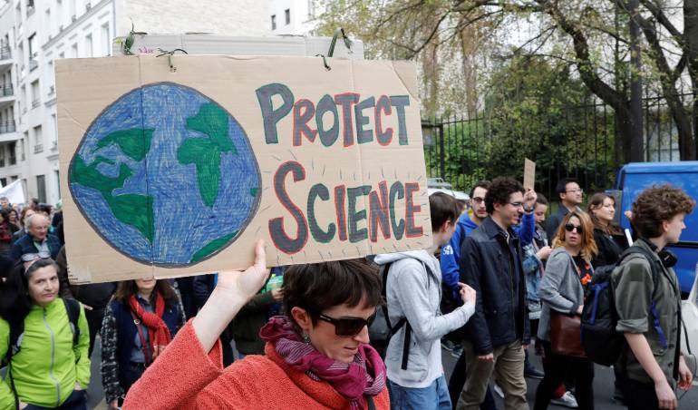 "Marcha por la Ciencia" en París