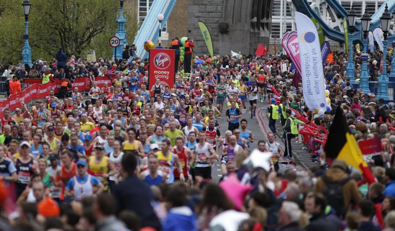 Cerca de 40.000 personas participan cada año en la maratón de Londres, que este domingo regresa a las calles de la capital británica.
