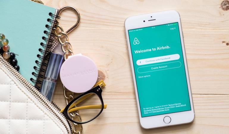 La web de hospedaje compartido Airbnb se ha vuelto enormemente popular en los últimos años, pero.... ¿quién le hace la competencia?
