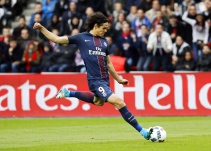Edinson Cavani renueva con el PSG hasta 2020