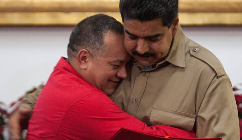 Diosdado Cabello y el presidente de Venezuela, Nicolás Maduro.