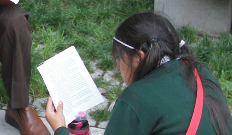 Los niños presentan un mayor índice de lectura que los adultos en Colombia según el presidente