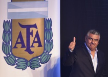 Claudio Tapia confirma a Sampaoli como único candidato para la Selección Argentina
