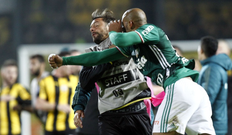 Palmeiras Peñarol Conmebol: Se conocen las primeras sanciones de la batalla campal entre Peñarol y Palmeiras