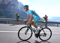 Giro de Italia dedica subida del Mortirolo a Michele Scarponi