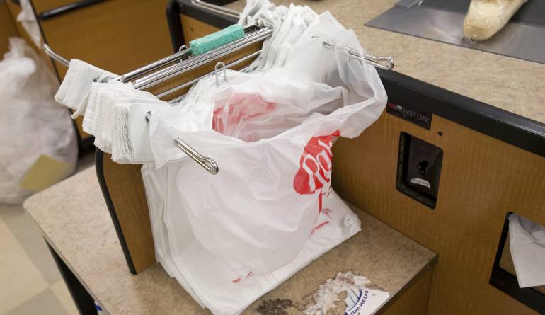 Impuesto por el uso de bolsas plásticas: Desde el 1 de julio a pagar impuesto por el uso de bolsas plásticas
