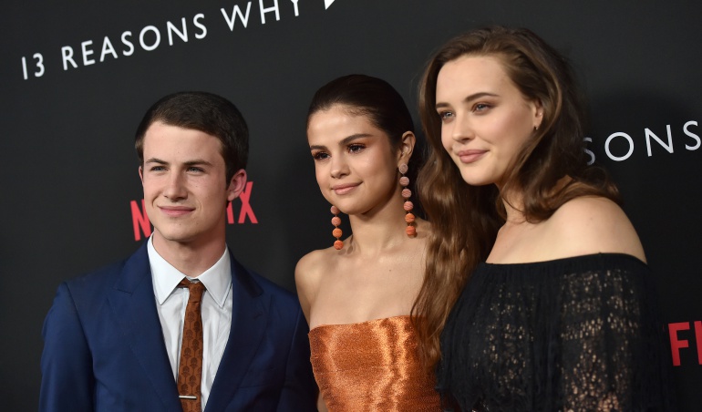 Dylan Minnette, Selena Gomez y Katherine Langford en la Premiere de '13 Reasons Why' en Los Angeles, California.