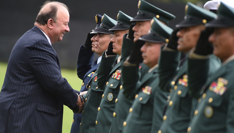 Investigación Militares: Mindefensa firmó decreto que avala suspensión de órdenes de captura contra militares investigados