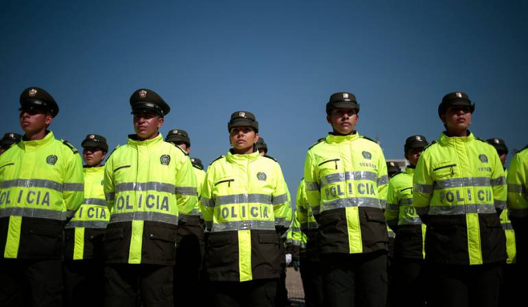 Policías