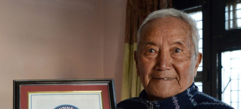 Everest: Muere en el Everest alpinista de 86 años que trataba de batir récord