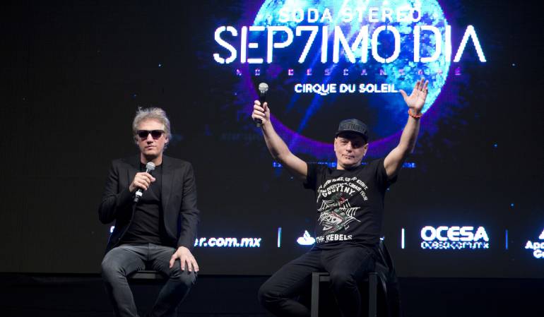 Charly Alberti y Zeta Bosio en una conferencia en México.