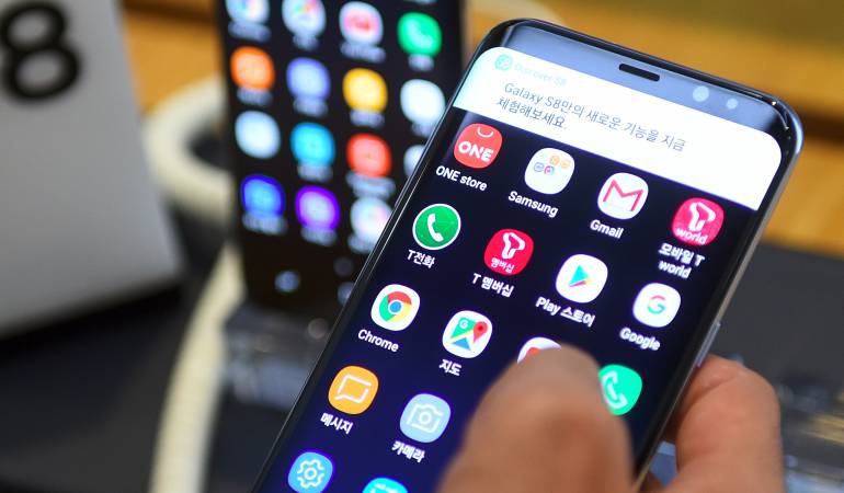 Riesgos de cargar el celular en espacios públicos: Cuáles son los peligros de cargar el celular en lugares públicos