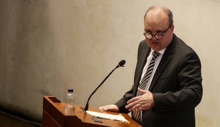 Cambio Radical propone acabar con proceso con el Eln, de no avanzar