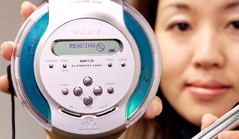 Los reproductores de MP3 dejaron de lado los voluptuosos lectores de CD, pero su final también está cerca.