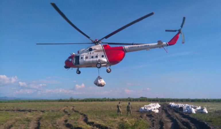 Aeronave del rescate a Ingrid Betancur se usa para atender emergencia iinvernal en Colombia: Helicóptero de Operación Jaque, atiende emergencias invernales
