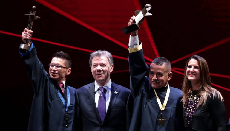 premio compartir al maestro: Docente de Bogotá y rector de Manizales, ganadores del Premio Compartir