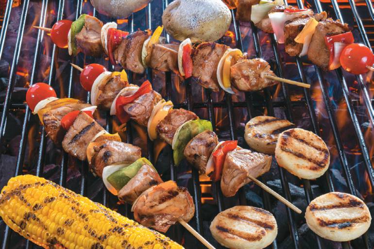 Receta fácil del día: Brochetas de solomito a las finas hierbas