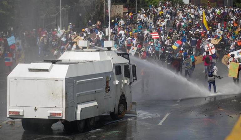 Venezuela crisis: Guardia Nacional Bolivariana dispersó manifestaciones opositoras