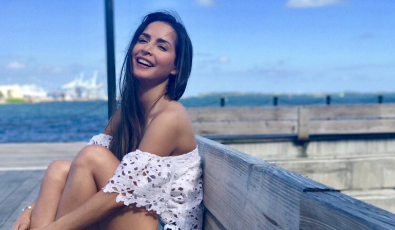 La actriz Carmen Villalobos vuelve a mostrar su sensualidad en redes sociales.