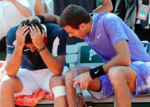 Almagro se retira de Roland Garros en medio de lágrimas; Del Potro avanza