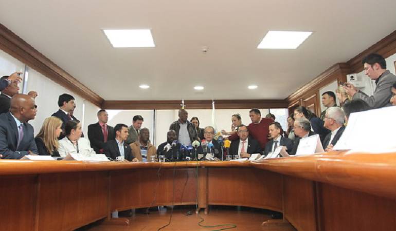 Reunión entre delegados del gobierno y Buenaventura en la Procuraduría