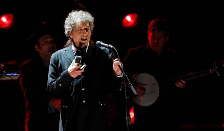 Bob Dylan solo había recogido la medalla y el diploma del Nobel, en un evento privado a inicios de abril.