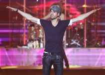 Enrique Iglesias compartirá escenario con Pitbull y CNCO en su nueva gira