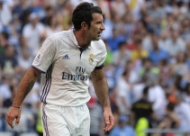 A James le aconsejo que busque su felicidad: Figo