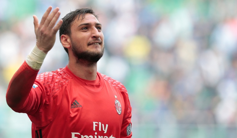 Fútbol italia: Milan habría amenazado a Donnarumma con "truncar" su carrera, según su agente