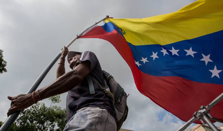 Crisis en Venezuela: La oposición desconocerá al Gobierno de Maduro y llama a protesta permanente
