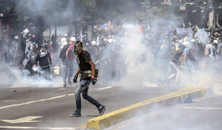 Portestas en Venezuela: Muere por disparo un joven durante manifestación opositora en Caracas