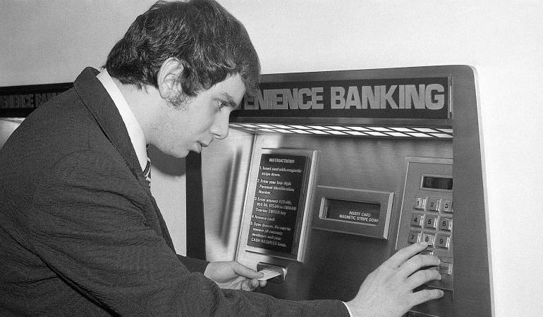 En 1967, el banco Barclays instaló el primer cajero automático del mundo.