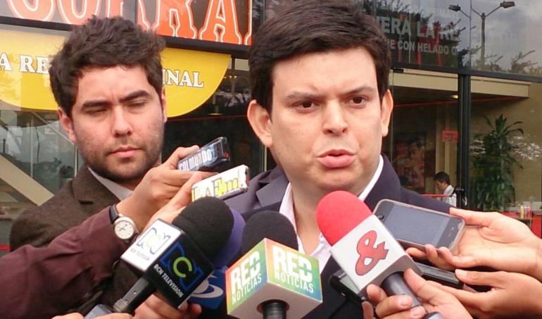 Alejandro Lyons.