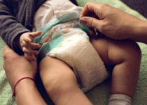 Mujer descubrió que su hijo había sido circuncidado cuando le cambió el pañal