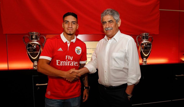 Cristian Arango firma por cinco temporadas con el Benfica