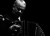 Argentina conmemora 25 años de la muerte del compositor Astor Piazzolla