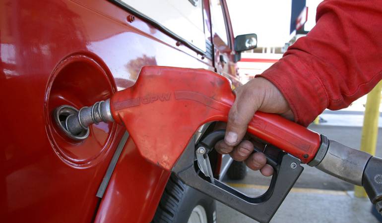 ¡OJO! Precio de la gasolina subirá en estas zonas del país