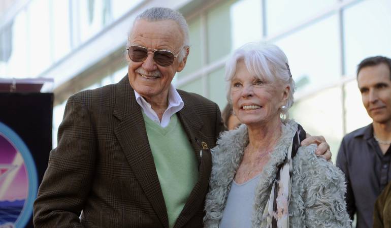 Stan Lee y su esposa Joan