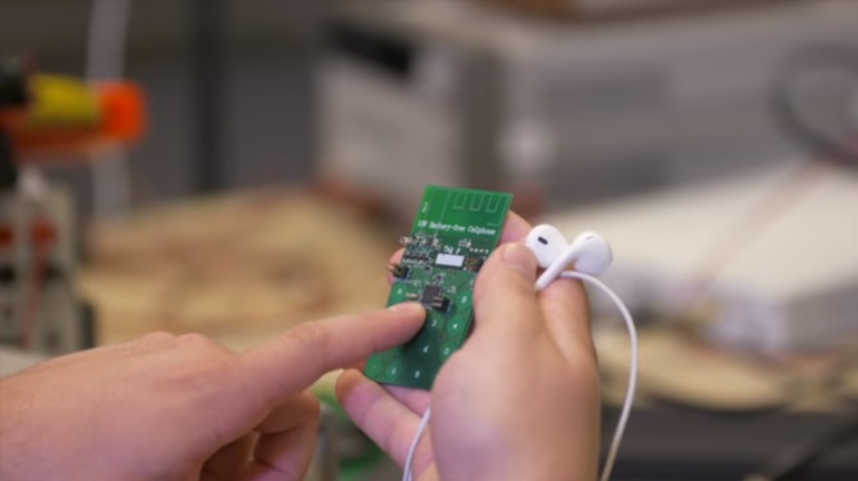 Prototipo del teléfono celular diseñado por la Universidad de Washington.