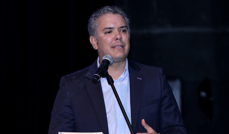 Álvaro Uribe acusa de violador de niños a Daniel Samper: Iván Duque