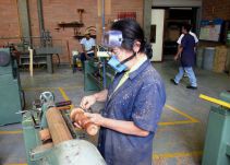 Nuevamente baja la producción industrial en Colombia: Andi