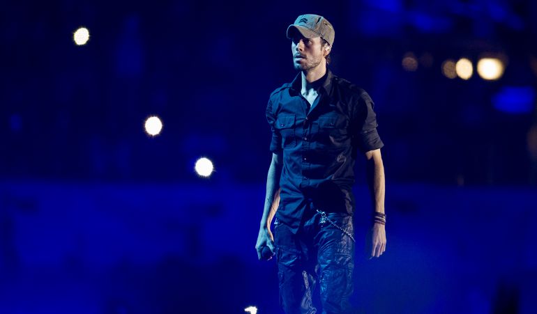 Enrique Iglesias presentando su concierto en Santander, España.
