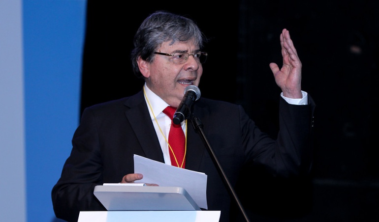 Carlos Holmes Trujillo