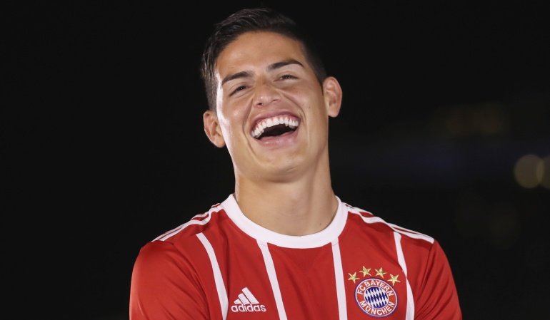 James pone a bailar al Bayern Múnich en Singapur