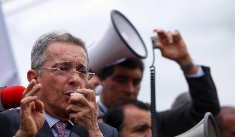 Álvaro Uribe Veléz.