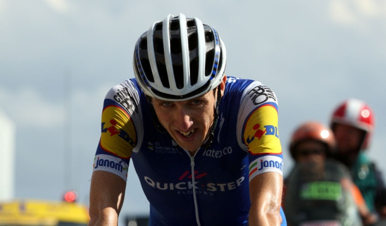 Dan Martin: Dan Martin compitió en el Tour de Francia con dos vértebras rotas